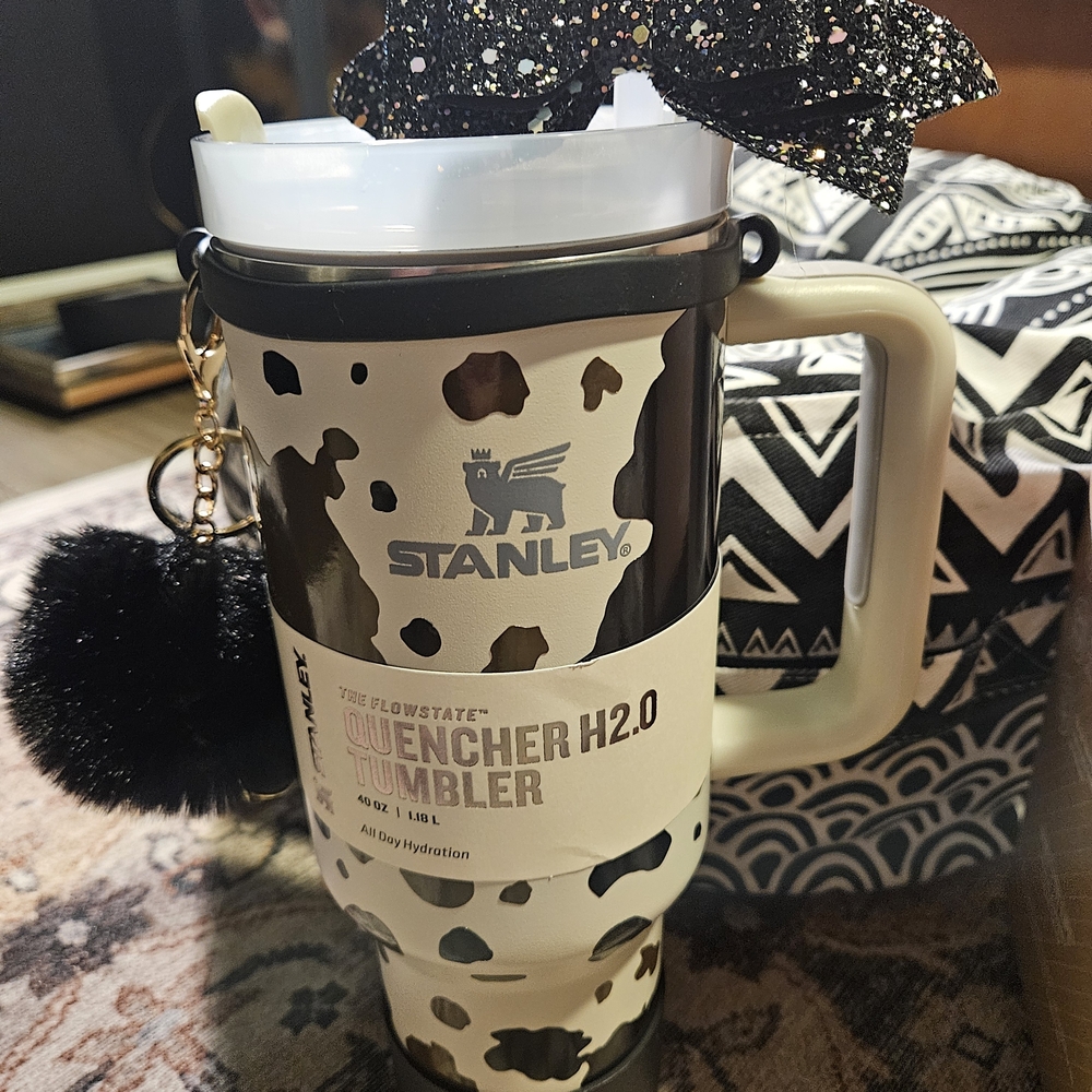 Stanley Quencher H2.0 Tumbler - Cream & Black Cow Print
